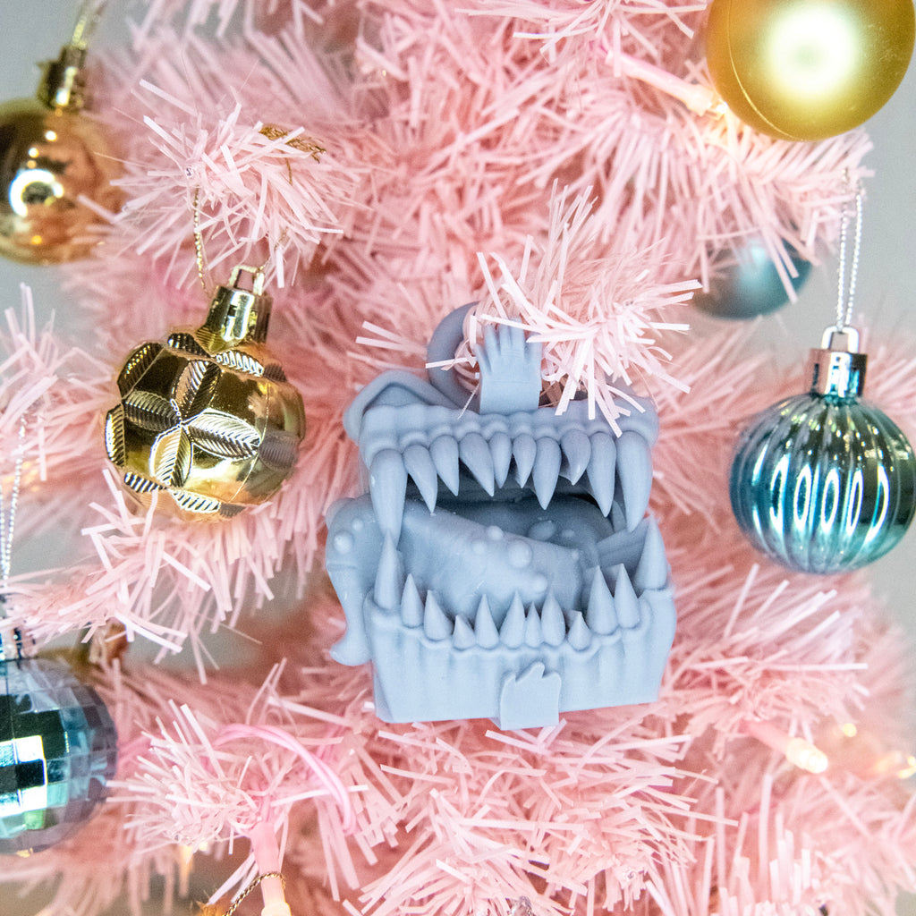 Resin Mimic Present Ornament, Photograph, Front View.